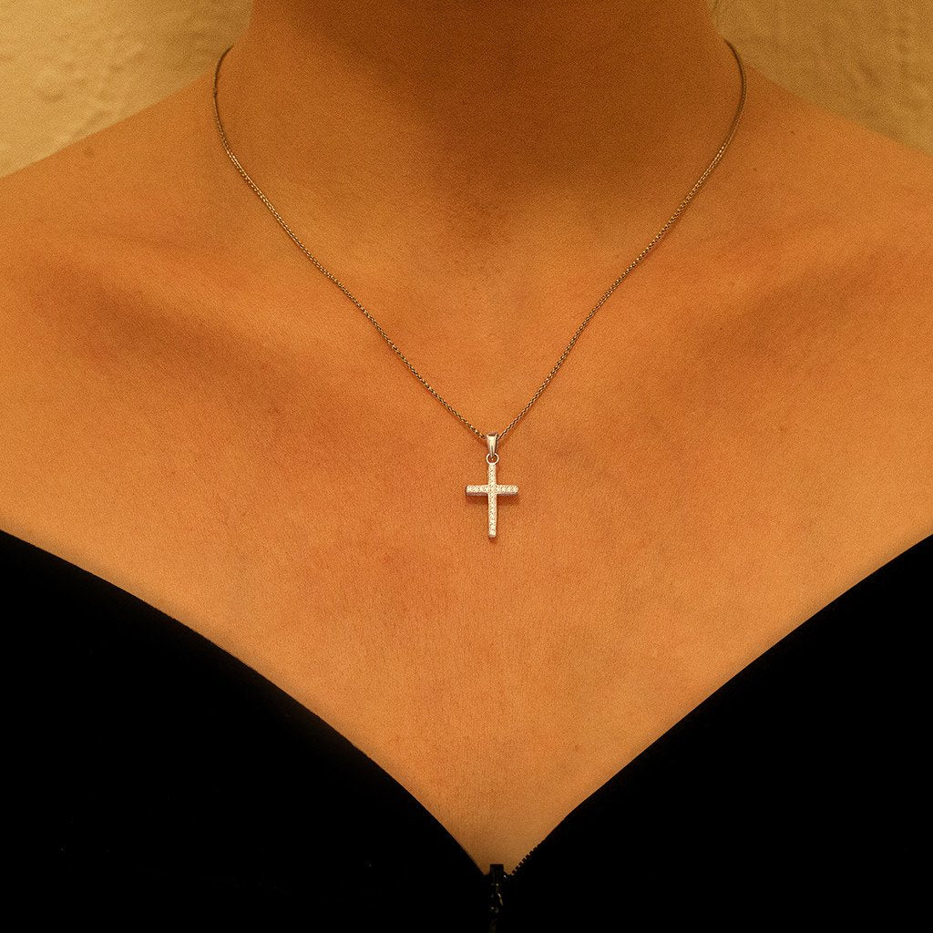 Gemvine Sterling Silver Single Row Medium Cross Pendant Necklace + 18 Inch Adjustable Chain