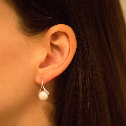 Gemvine Sterling Silver Freshwater Pearl Classic Woman's Drop Earrings